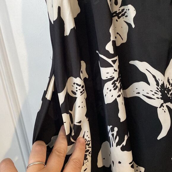 Banana Republic Black and White Floral Midi Dress Size 8P - Picture 8 of 12